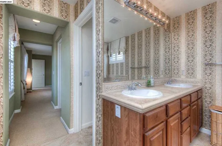 942 Oxford Ln, Brentwood, California 94513-1574