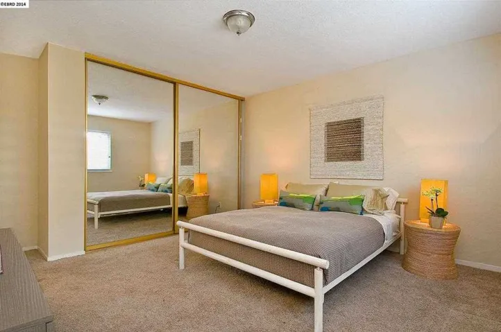 6211 Telegraph Ave 3, Oakland, California 94609-1365