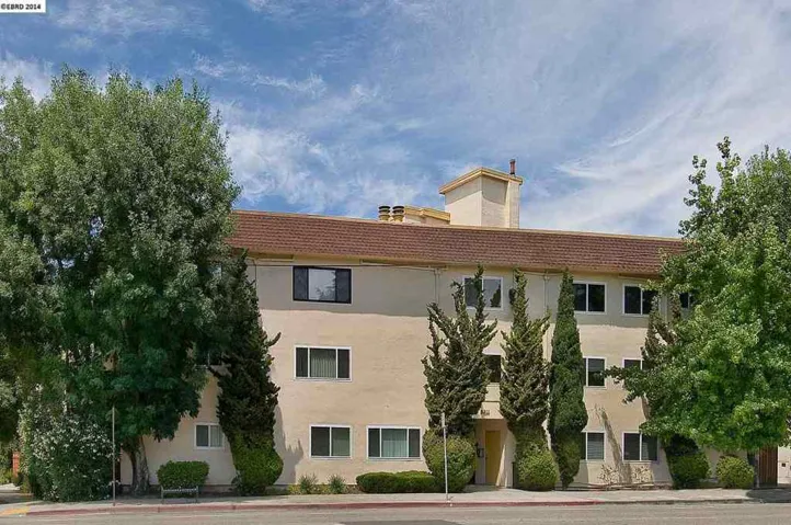 6211 Telegraph Ave 3, Oakland, California 94609-1365