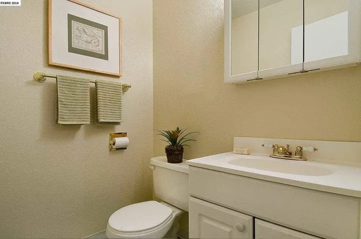 6211 Telegraph Ave 3, Oakland, California 94609-1365