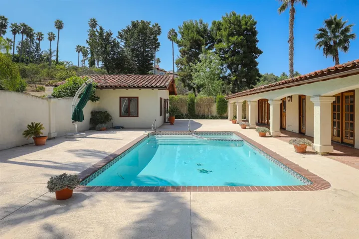 7130 Via De Maya, Rancho Santa Fe, California 92067