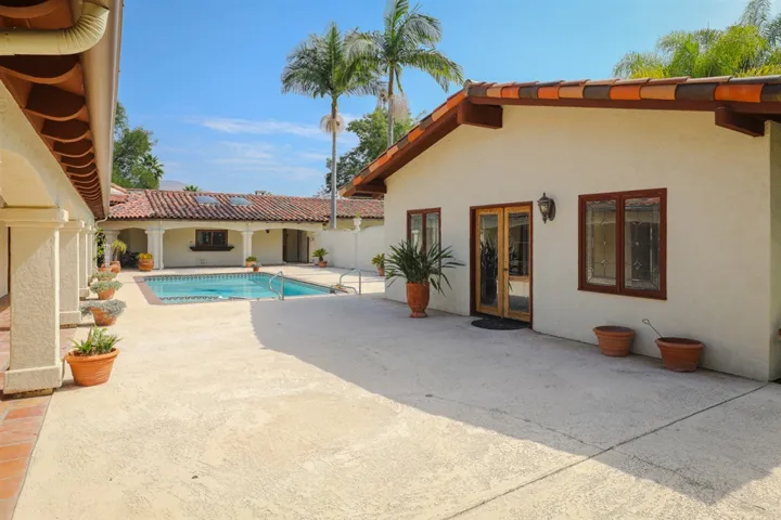 7130 Via De Maya, Rancho Santa Fe, California 92067