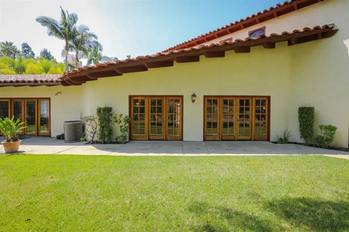 7130 Via De Maya, Rancho Santa Fe, California 92067