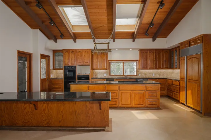 7130 Via De Maya, Rancho Santa Fe, California 92067