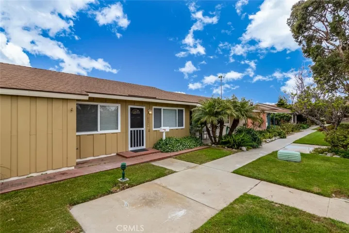 10231 Ascot Circle, Huntington Beach, California 92646
