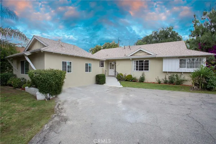 6616 Nevada, Woodland Hills, California 91303