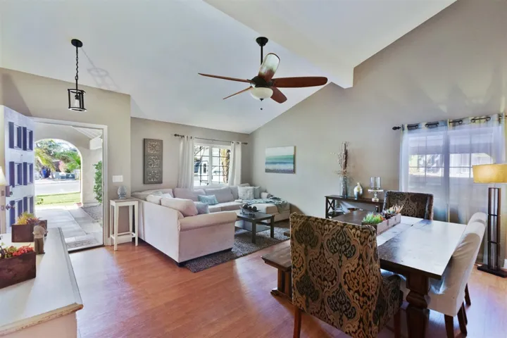 624 Palmbark, Vista, California 92083