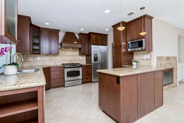 11756 Springside Rd, San Diego, California 92128