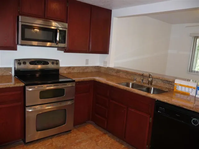 3074 Corte Trabuco, Carlsbad, California 92009