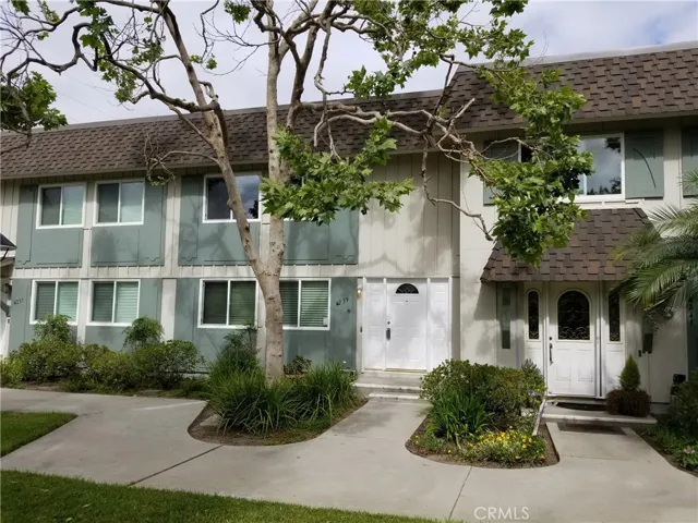 4239 Larwin Avenue, Cypress, California 90630