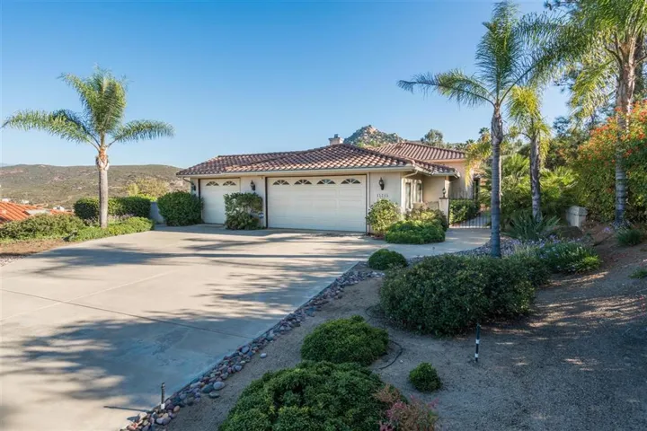 15245 Moonglow Drive, Ramona, California 92065