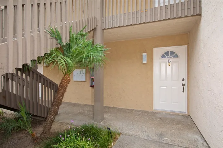 8529 Villa La Jolla Drive B, La Jolla, California 92037