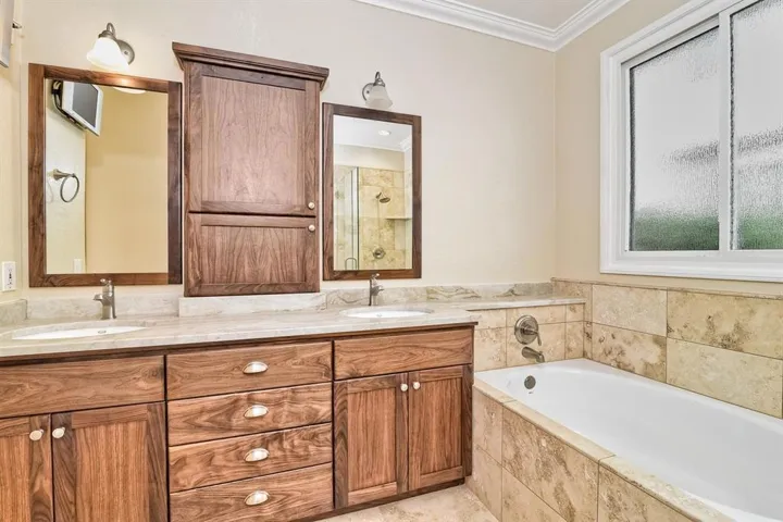 1861 Amalfi Dr, Encinitas, California 92024