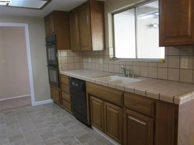 34 Barrie Ct, Pittsburg, California 94565-6042