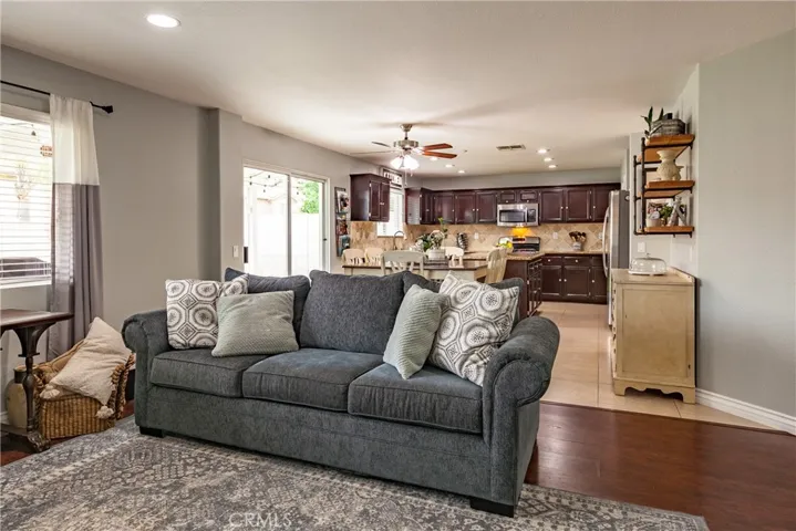7188 Plum Tree Place, Fontana, California 92336