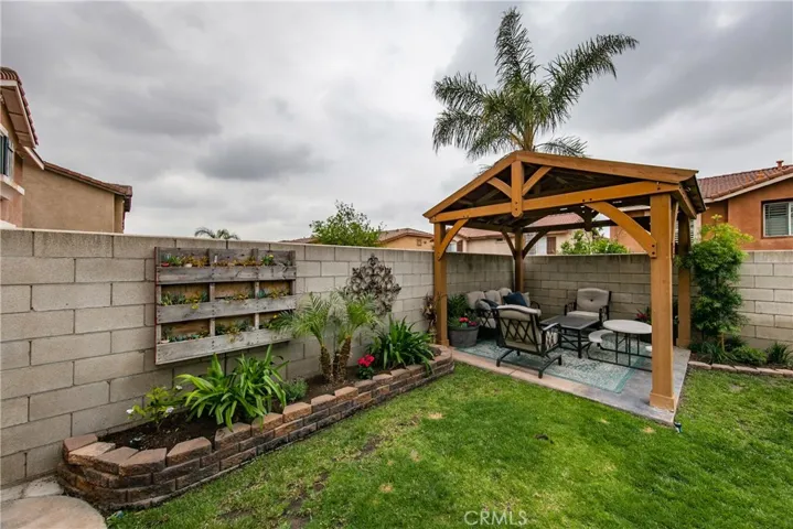 7188 Plum Tree Place, Fontana, California 92336