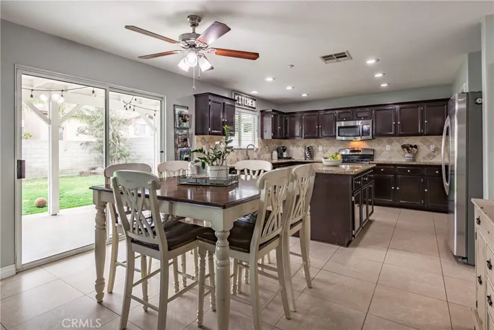 7188 Plum Tree Place, Fontana, California 92336