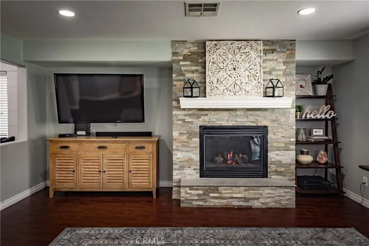 7188 Plum Tree Place, Fontana, California 92336