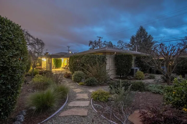 1825 Cedar Street, San Carlos, California 94070