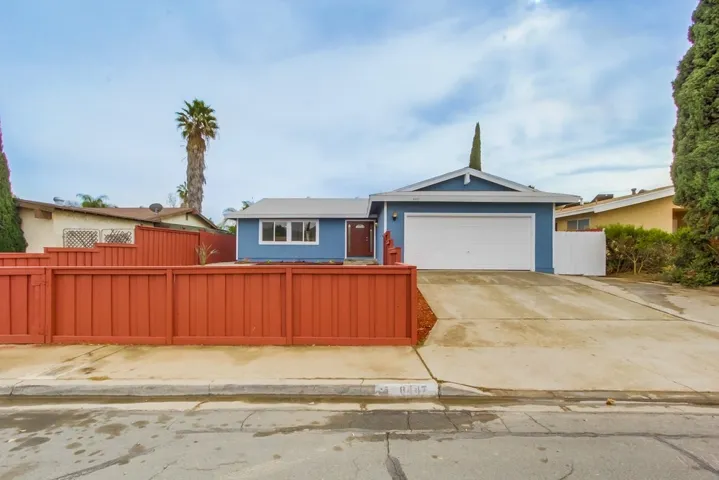 8447 Carlton Oaks Dr, Santee, California 92071