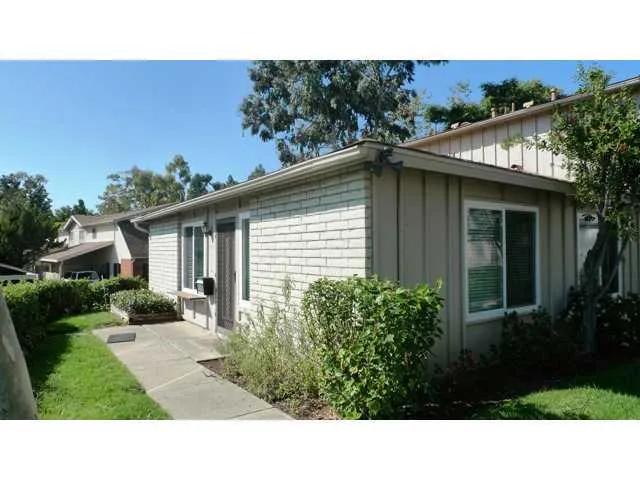 7921 Camino Kiosco, San Diego, California 92122