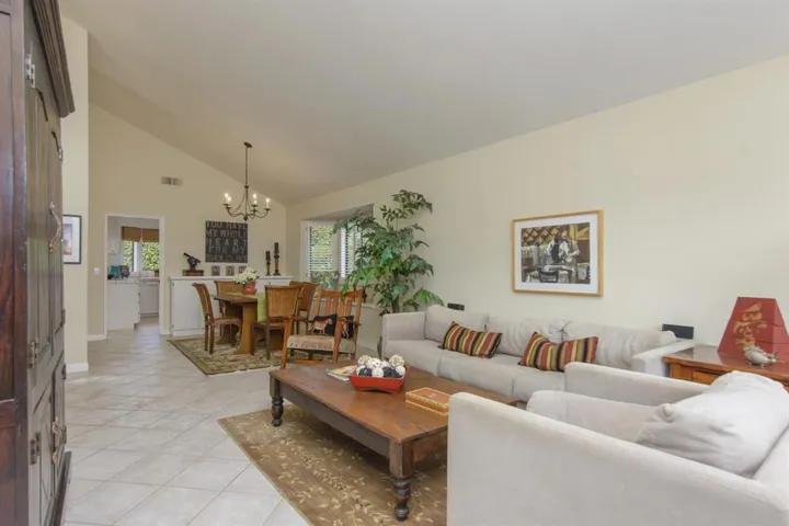 1011 Monterey Vista Way, Encinitas, California 92024