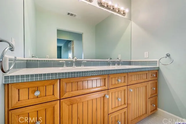 2255 Maurice Avenue, La Crescenta, California 91214