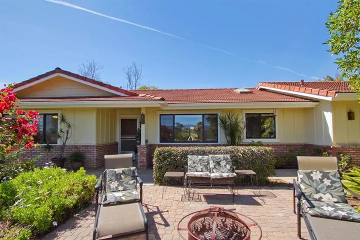 333 Via Soplador, Fallbrook, California 92028