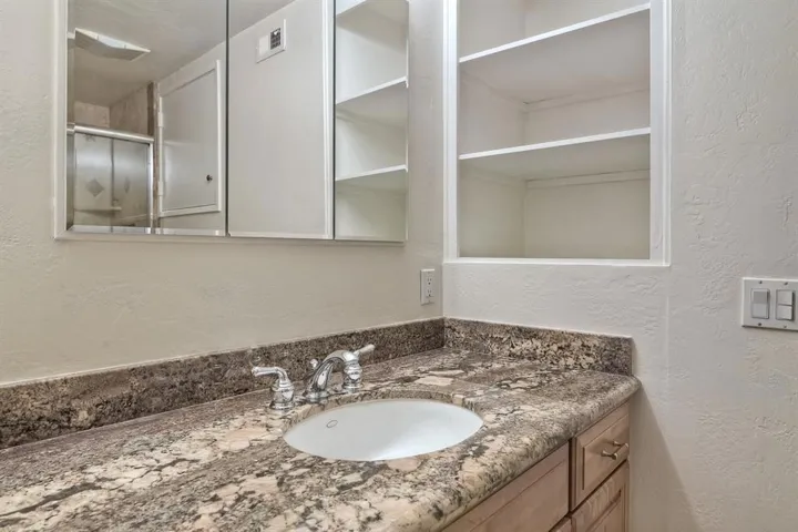 2884 Luciernaga St, Carlsbad, California 92009