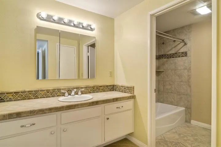 2884 Luciernaga St, Carlsbad, California 92009