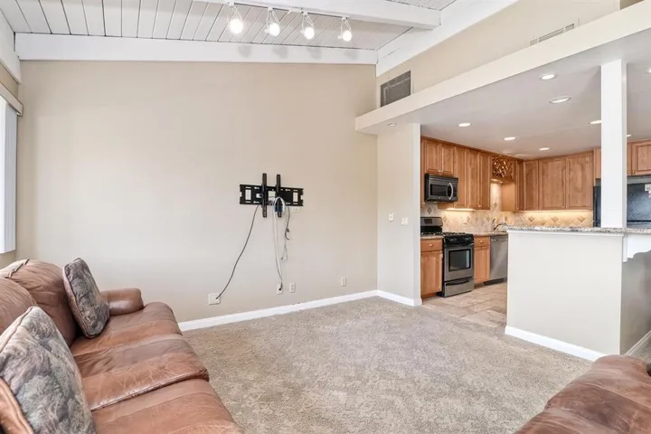 2884 Luciernaga St, Carlsbad, California 92009