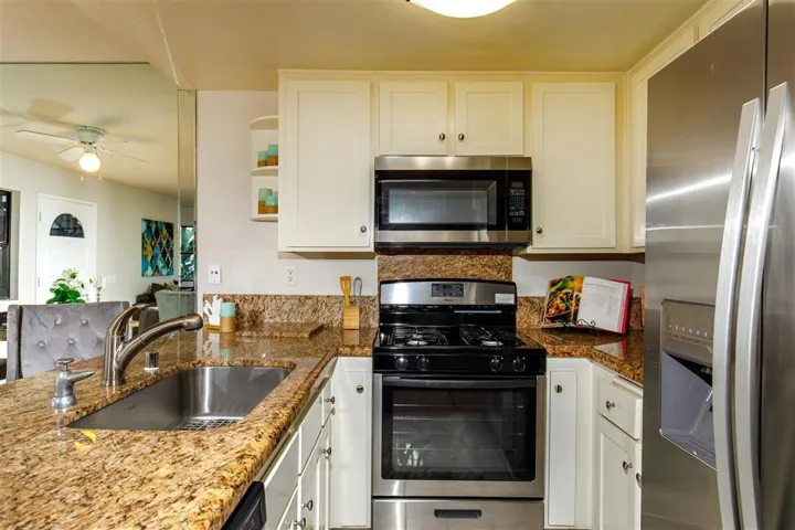 1941 Wellington Lane 7, Vista, California 92081