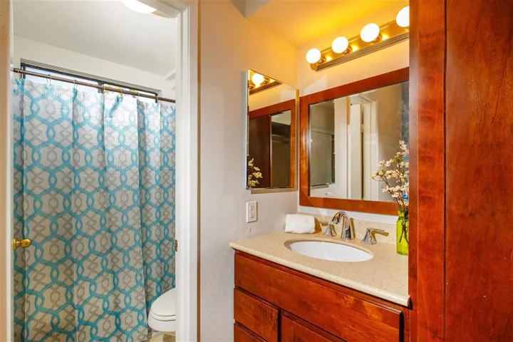 1941 Wellington Lane 7, Vista, California 92081