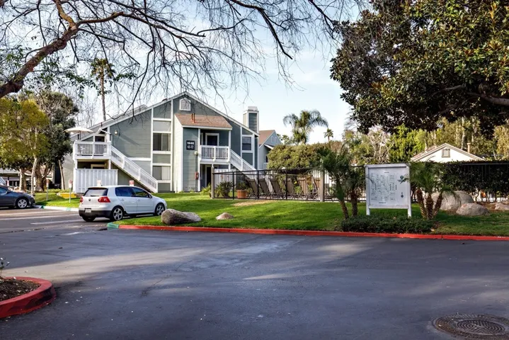 1941 Wellington Lane 7, Vista, California 92081