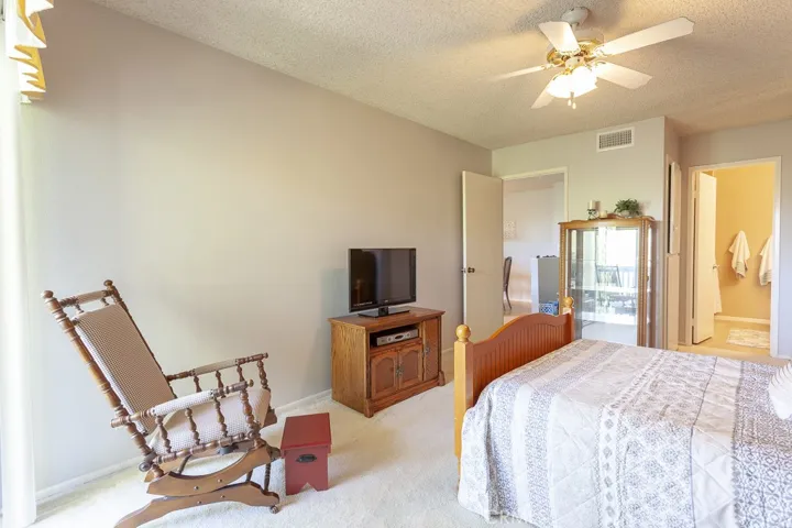 448 N Bellflower Boulevard 302, Long Beach, California 90814