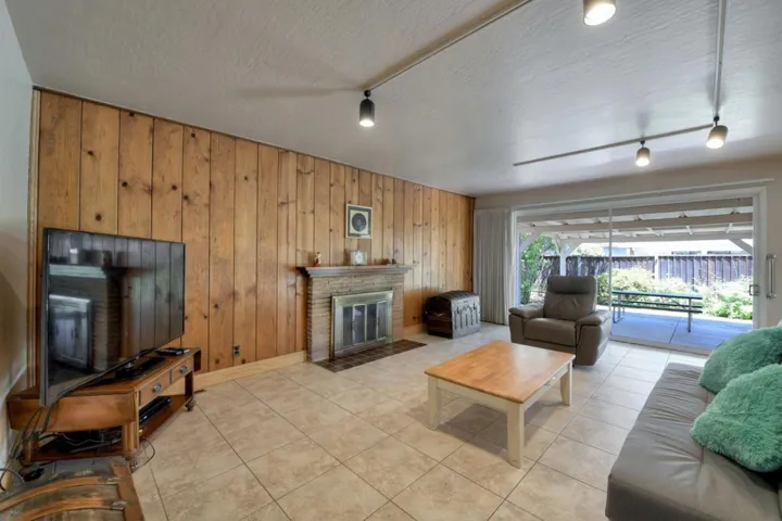 371 Lowell Drive, Santa Clara, California 95051