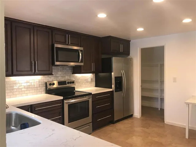 2640 Cazadero Drive, Carlsbad, California 92009