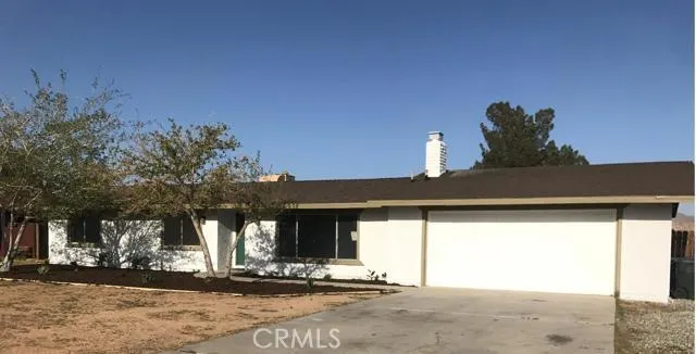 21965 Maumee Road, Apple Valley, California 92308