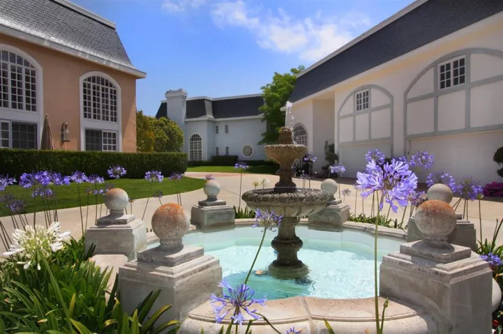 Another community fountain