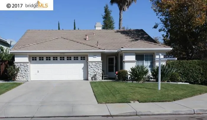 493 Charlemagne Ln, Tracy, California 95376