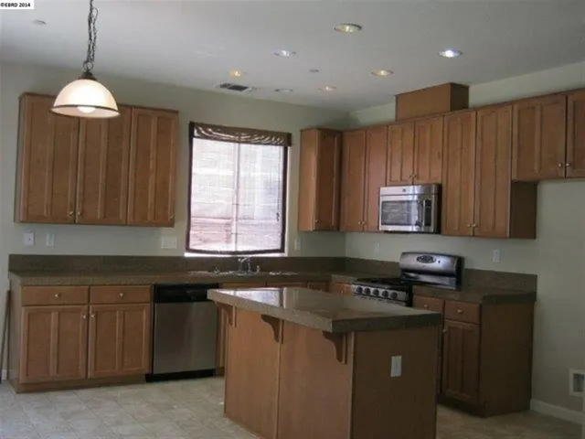 564 Young Dr, Brentwood, California 94513-8300