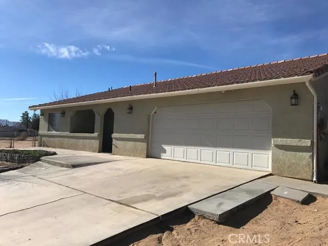 12840 Iroquois Road, Apple Valley, California 92308