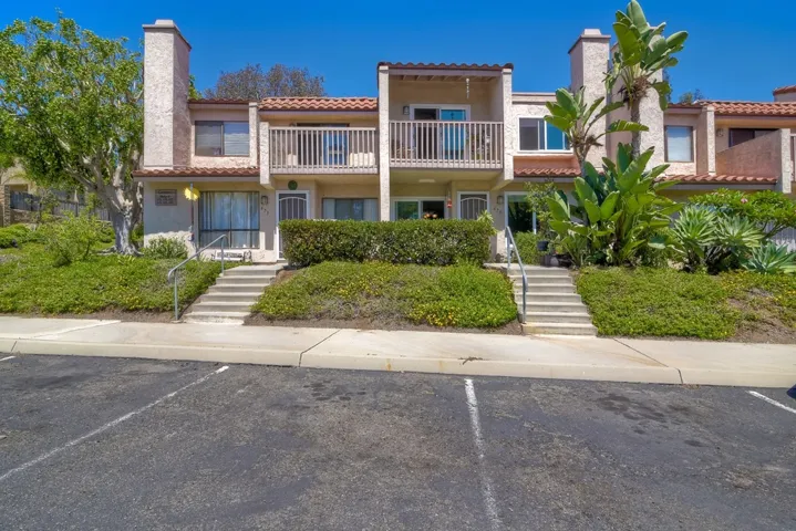 675 Copper Dr, Vista, California 92083
