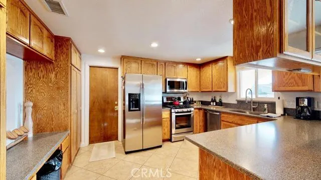 7679 San Bruno Avenue, Hesperia, California 92345