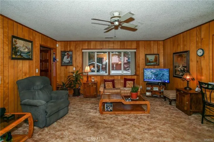 1037 Myrtle Avenue, Big Bear, California 92314