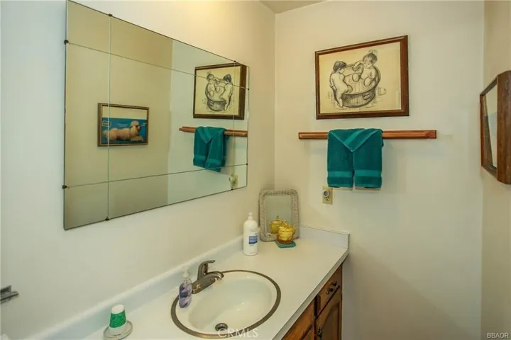 1037 Myrtle Avenue, Big Bear, California 92314