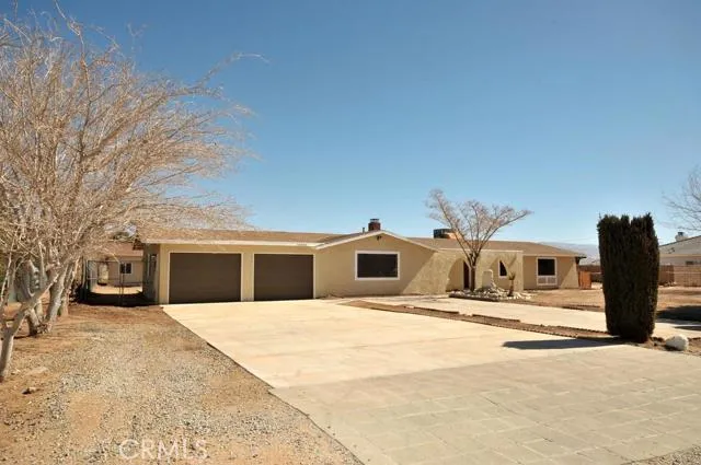 15505 Apache Road, Apple Valley, California 92307
