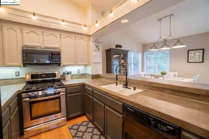 413 Amberleaf Way, Brentwood, California 94513
