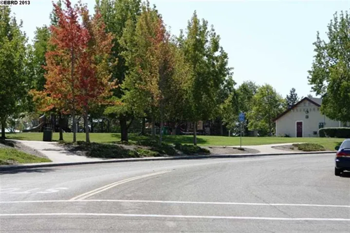 104 Sheffield, Hercules, California 94547-3692
