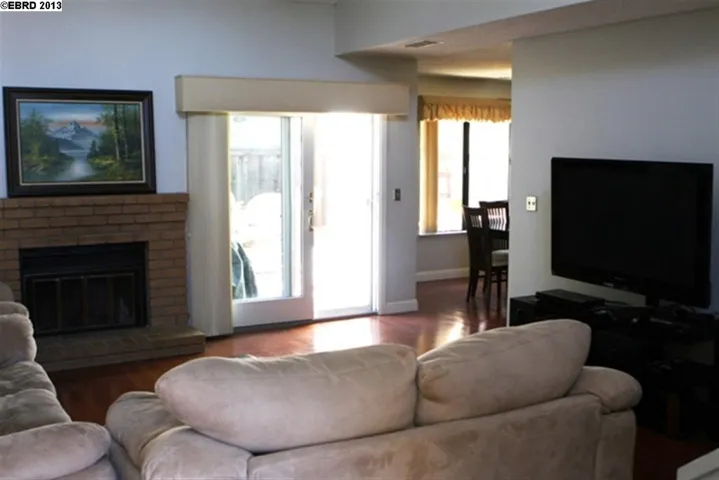 104 Sheffield, Hercules, California 94547-3692